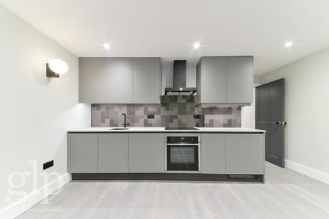 Studio to rent, Beak Street, London, Greater London, Soho,  W1F
