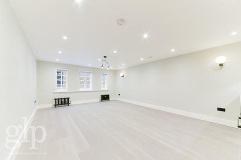 Studio to rent, Beak Street, London, Greater London, Soho,  W1F