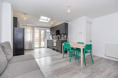 5 bedroom maisonette to rent, Lower Marsh Lane, Kingston upon Thames KT1