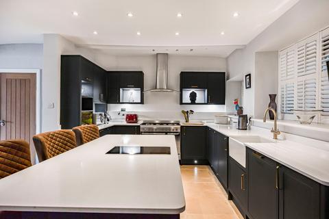 4 bedroom terraced house for sale, Church Street, Tetbury, Gloucestershire, GL8