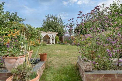 68 Queens Road, Thame, OX9 3NQ