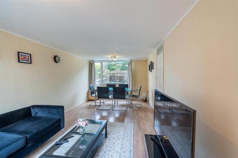 12 Nursery Close, Leeds, LS17 7EB