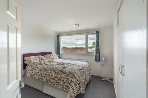 12 Nursery Close, Leeds, LS17 7EB