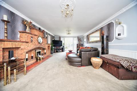 undefined, Toddington Road, Luton, Bedfordshire, LU4
