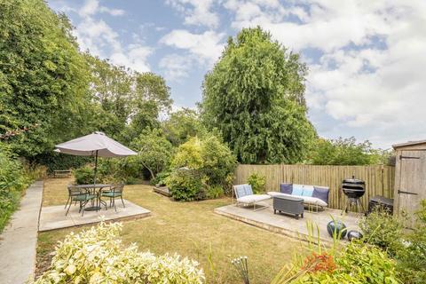 2 bedroom flat for sale, Ferme Park Road, London N4