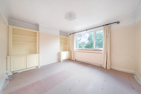 9a Valley Close, Pinner, HA5 3UR