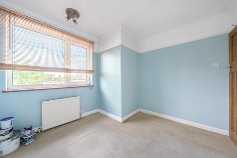 9a Valley Close, Pinner, HA5 3UR