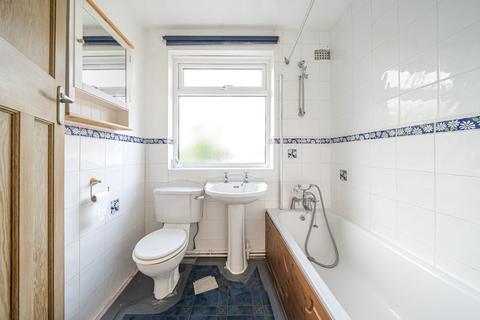 9a Valley Close, Pinner, HA5 3UR