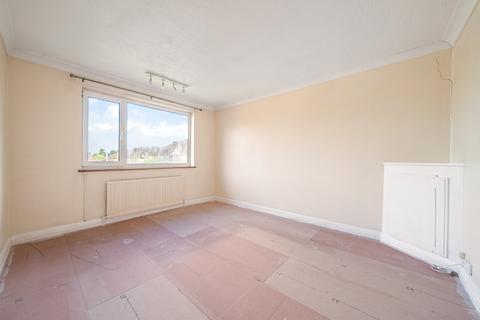 9a Valley Close, Pinner, HA5 3UR