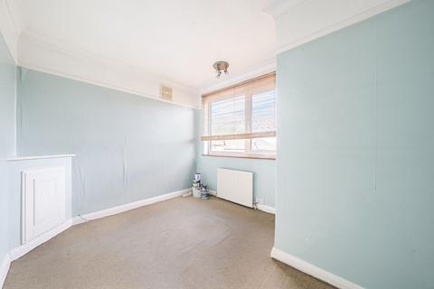 9a Valley Close, Pinner, HA5 3UR