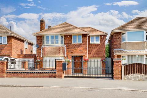 4 bedroom detached house for sale, Dovedale Avenue, Long Eaton NG10