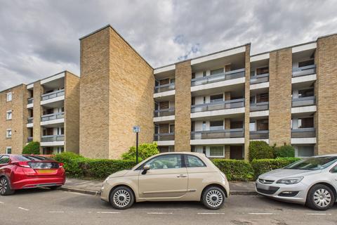 2 bedroom flat for sale, Pentlands Court, Cambridge, Cambridgeshire