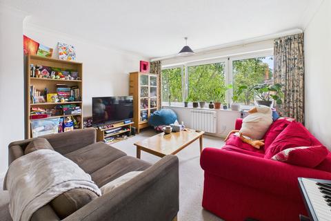 2 bedroom flat for sale, Pentlands Court, Cambridge, Cambridgeshire