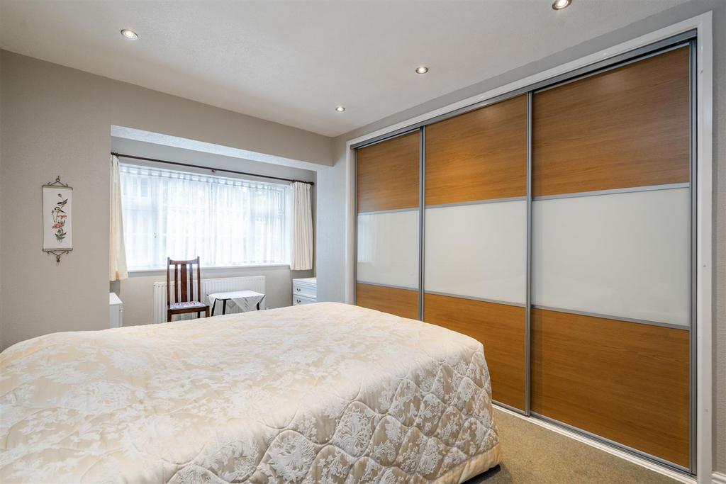 81 Mill Lane 3.jpg