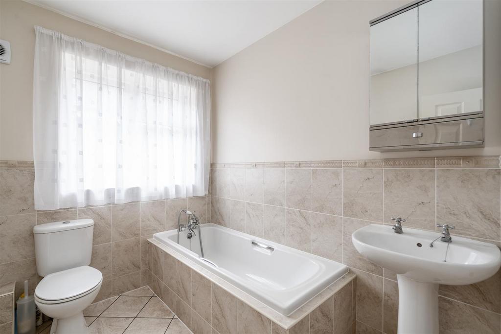 81 Mill Lane 6.jpg