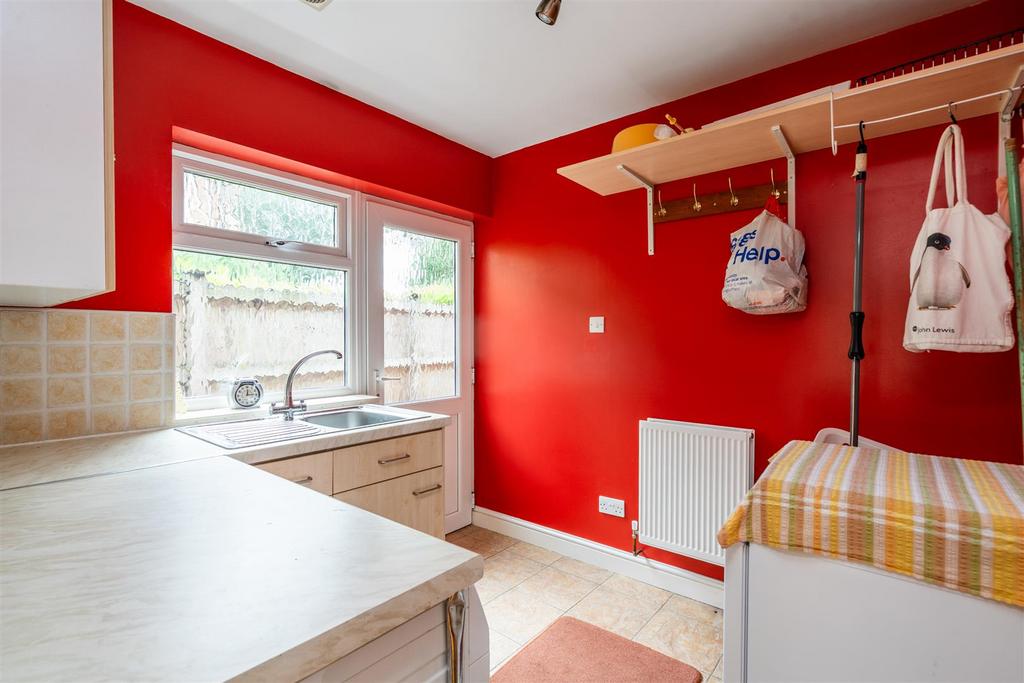 81 Mill Lane 11.jpg