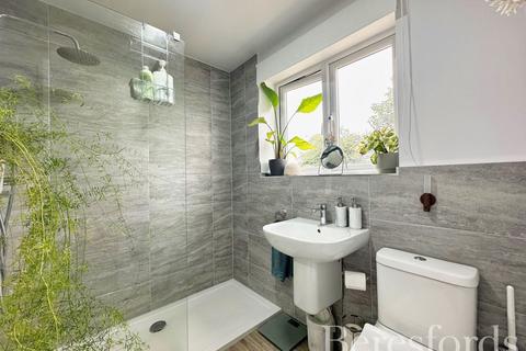 13 Henderson Close, Hornchurch, RM11 1FG