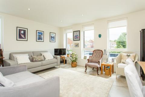 2 bedroom flat for sale, Old Bridge Road, Whitstable, Kent, CT5