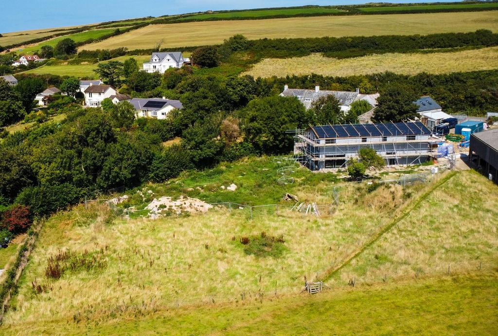 Side aerial garden plot