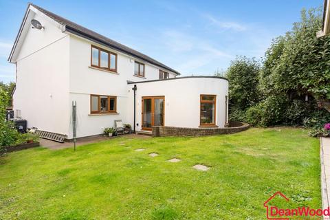 5 bedroom detached house for sale, 28, Pinehurst Avenue, Saddlestone, Douglas