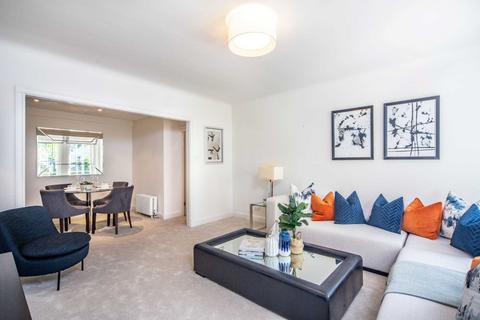 2 bedroom flat to rent, Fulham Road, London SW3