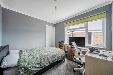 undefined, Knaphill,  Woking,  Surrey,  GU21