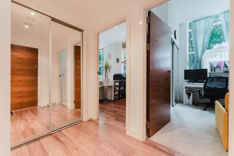 1 bedroom flat for sale, Bromyard House, W3