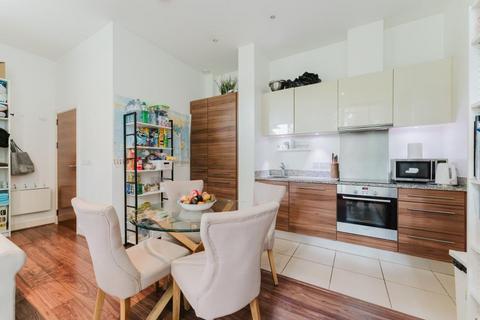 1 bedroom flat for sale, Bromyard House, W3