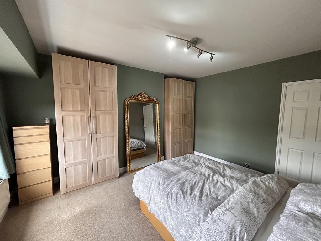 Bedroom 1 Picture 2