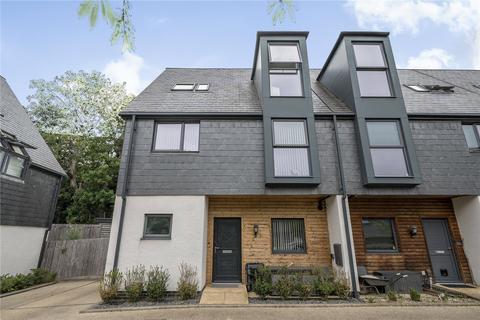 3 bedroom end of terrace house for sale, Partridge Close, Uxbridge