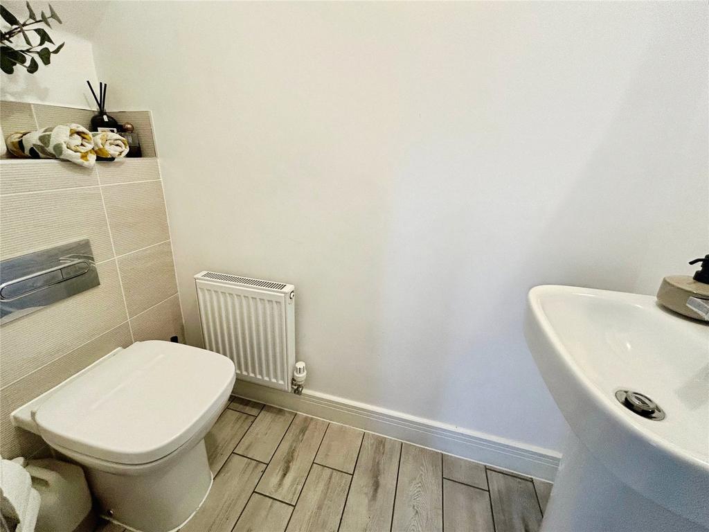 Cloakroom/Wc