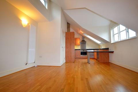 2 bedroom penthouse to rent, Beulah Hill, Crystal Palace SE19