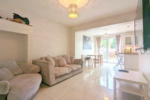 10 Gould Road, Feltham, TW14 8AB
