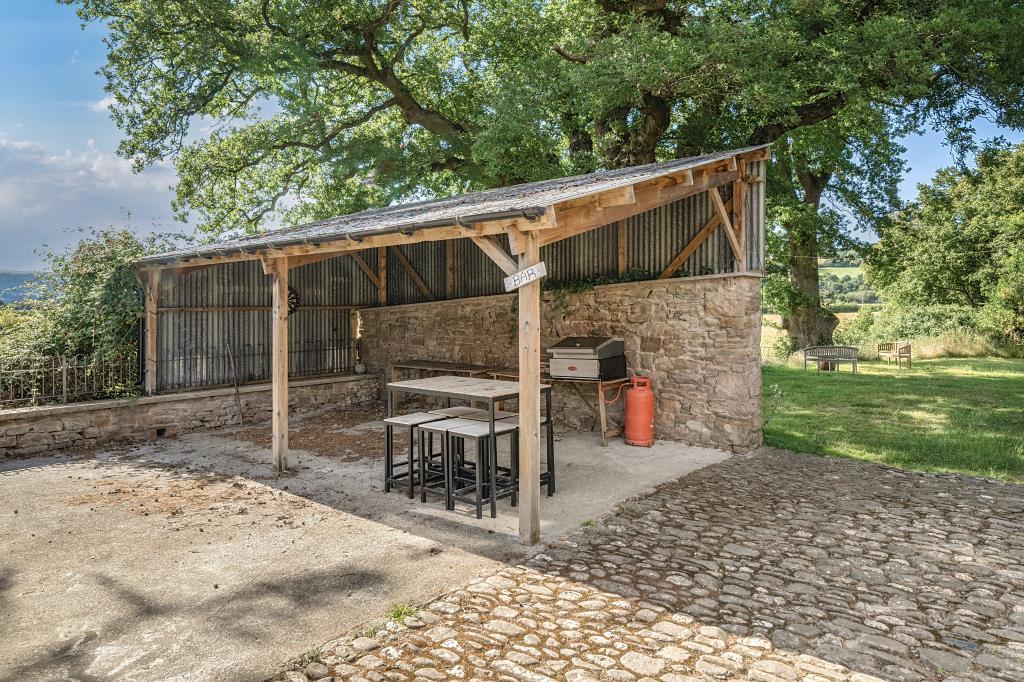 Outdoor Kitchen