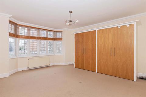 2 bedroom flat for sale, Seaview Road, Worthing
