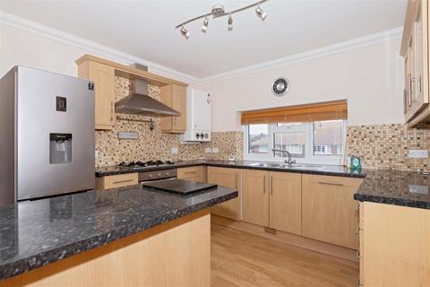 2 bedroom flat for sale, Seaview Road, Worthing