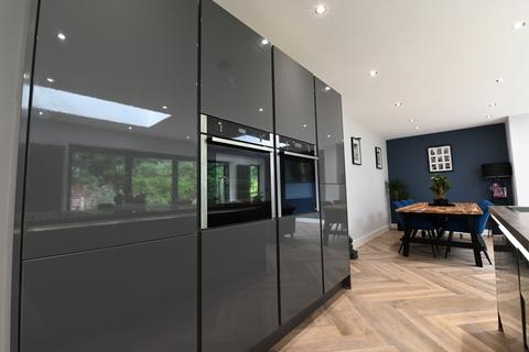 26 Blakefield Drive, Worsley, Manchester, M28 7DW