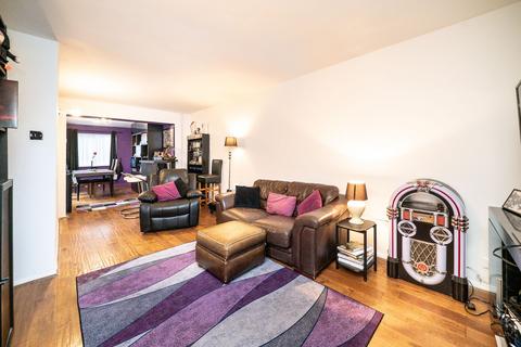 3 bedroom semi-detached house for sale, St. Andrews Close, Slip End, LU1