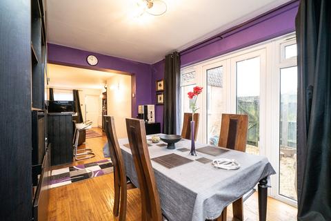 3 bedroom semi-detached house for sale, St. Andrews Close, Slip End, LU1