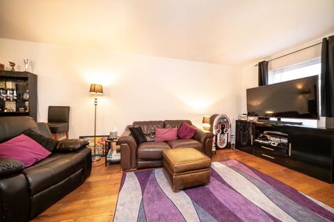 3 bedroom semi-detached house for sale, St. Andrews Close, Slip End, LU1