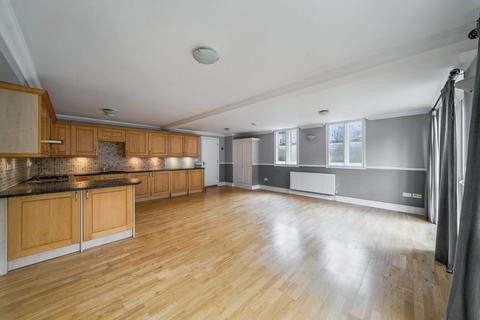 2 bedroom flat for sale, Apartment 1 Convent Court, Hatch Lane, Windsor, Berkshire, SL4 3QR