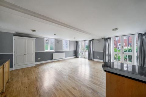 2 bedroom flat for sale, Apartment 1 Convent Court, Hatch Lane, Windsor, Berkshire, SL4 3QR
