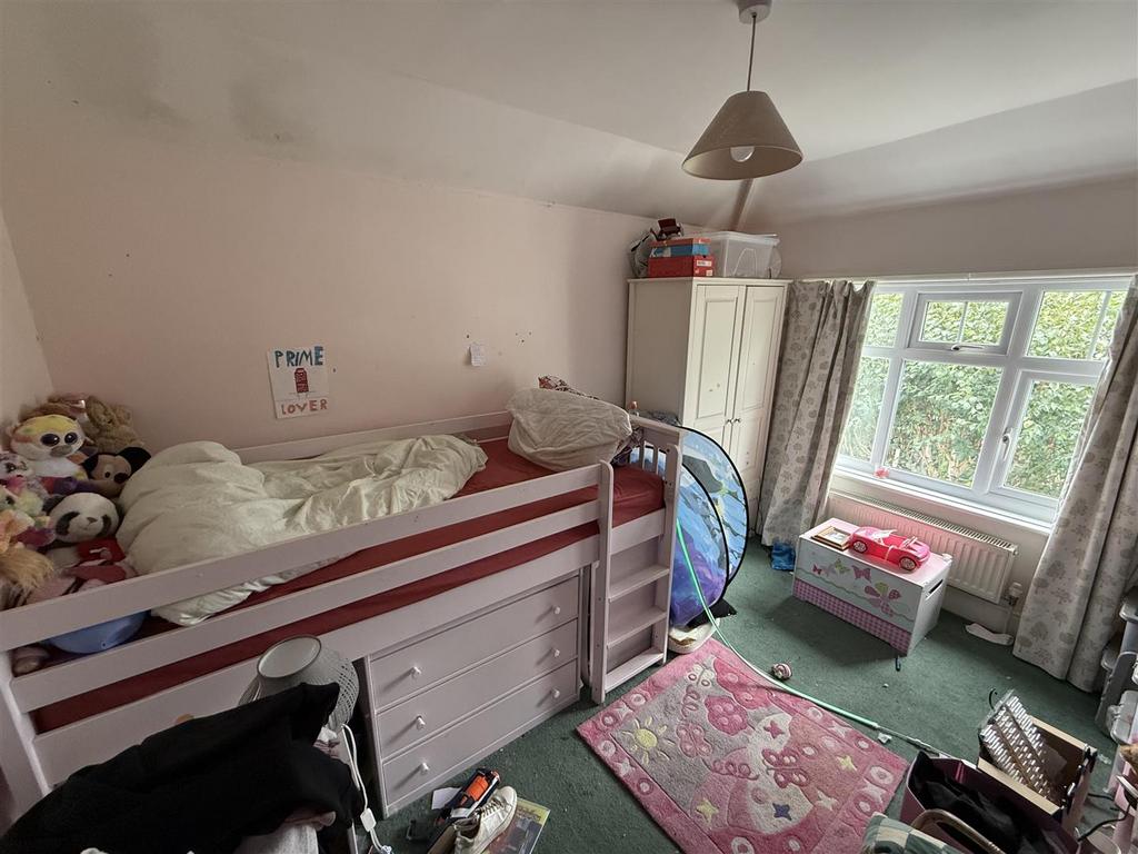 Bed 4.JPG