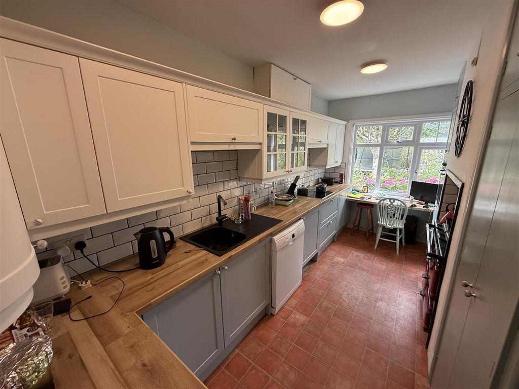 Kitchen.JPG