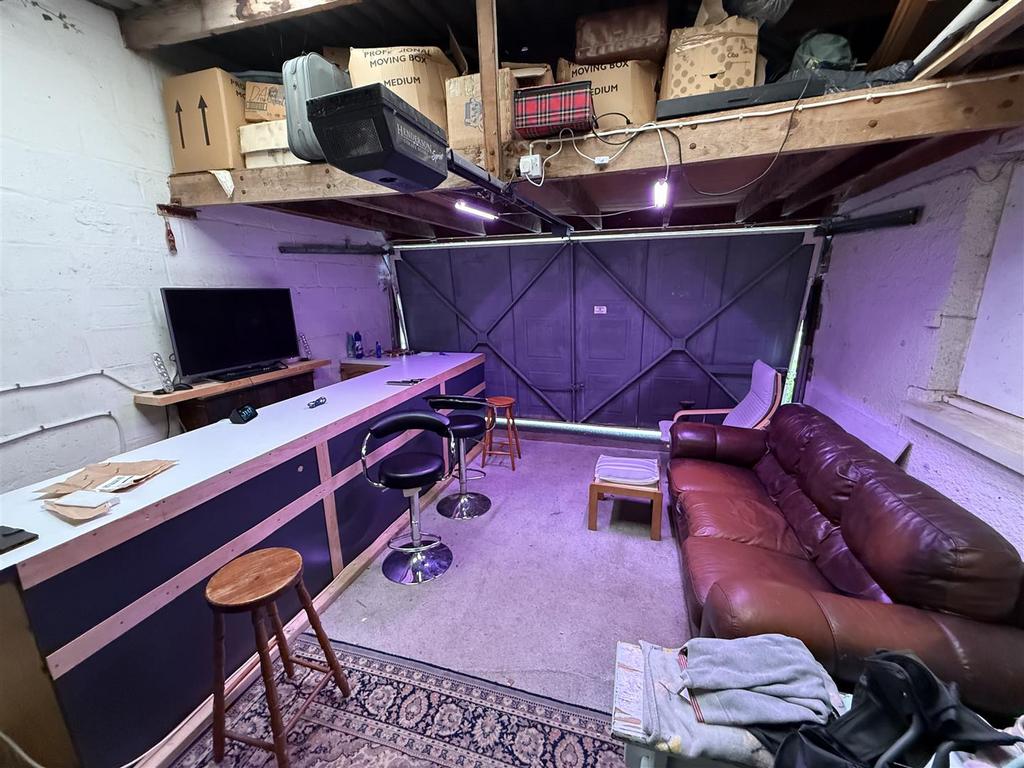 Garage.JPG