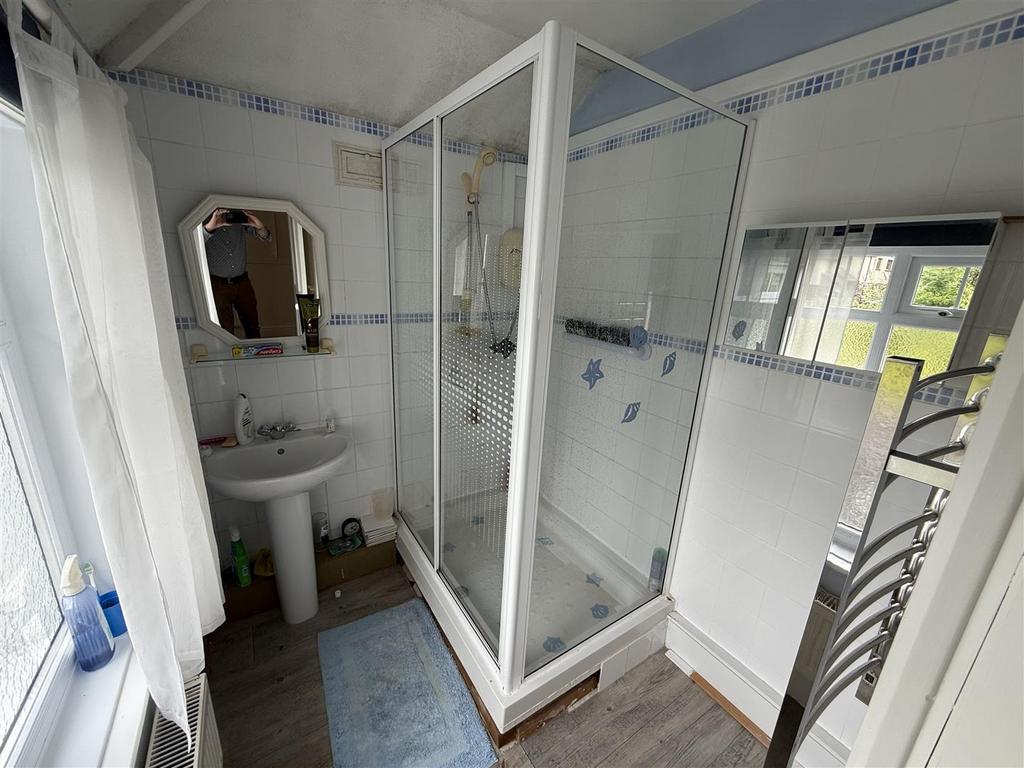Shower room.JPG