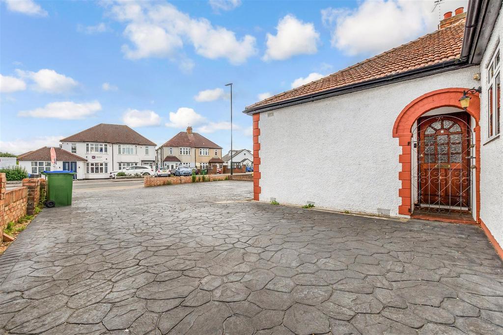 Driveway/Parking
