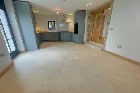 3 bedroom property for sale, Llanfynydd SA32