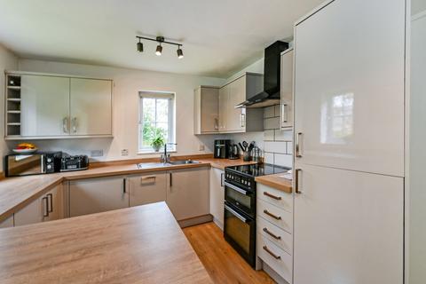 25 Bridge Meadows, Liss, GU33 7JY