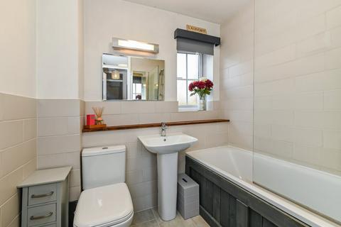 25 Bridge Meadows, Liss, GU33 7JY